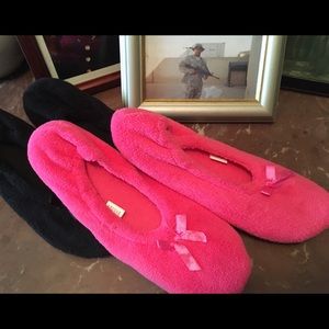 Slippers 🌸 ❗️5/$25 ❗️🌸